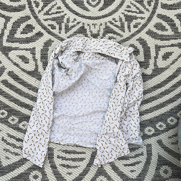 It is a size S and is made with 100% cotton - Picture 2 of 2